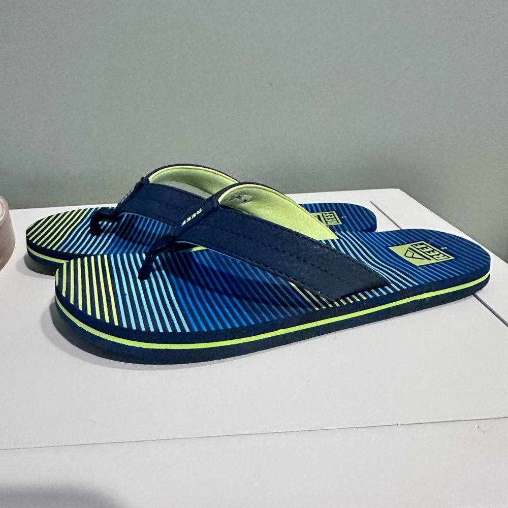 Reef Blue and Neon Green Striped Sandals Youth Boys Size 1 Flip flops